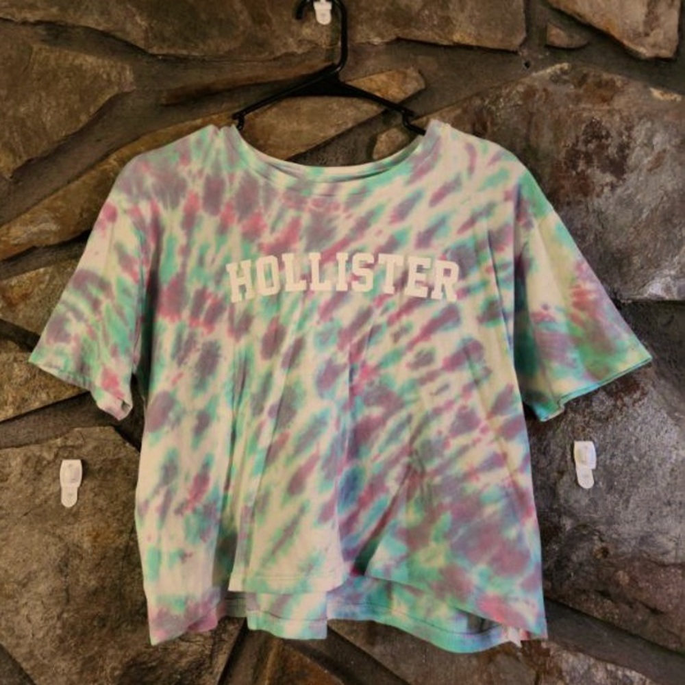 Hollister - Tie-Dye Crop Top - Small